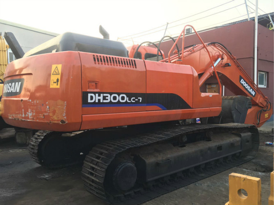 30 Ton Original Digunakan Doosan DH300LC-7 Crawler Excavator Dengan Kapasitas Ember 1,27 m3