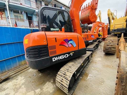 6 Ton Original Digunakan Doosan DH60-7 Crawler Excavator Second Hand Dengan 0,09-0,2 m3 Kapasitas Ember
