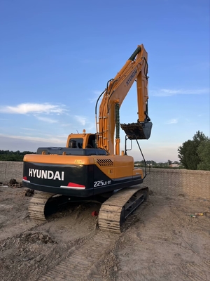 22 ton bekas Hyundai R225 Crawler Excavator digunakan 112 KW Mesin Daya Dan 1,05 M3 Ember Kapasitas