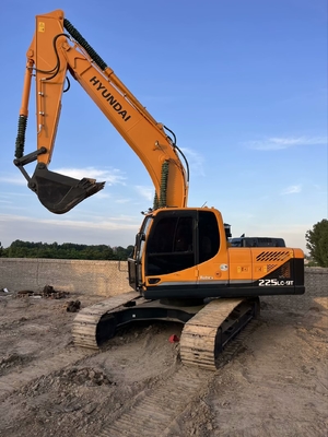 22 ton bekas Hyundai R225 Crawler Excavator digunakan 112 KW Mesin Daya Dan 1,05 M3 Ember Kapasitas