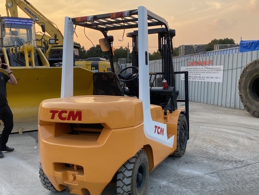 Digunakan TCM FD30T6 diesel forklift di Good State TCM Forklift bekas